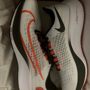Men’s Nike Cleveland Brown Shoed